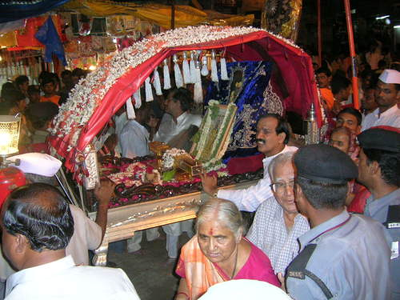 complete information about when shirdi saibaba palkhi utsavam or chavadi utsav started in shirdi